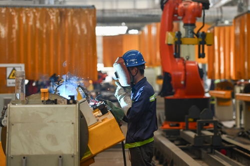 三季度经济平稳开局 7月工业生产或小幅放缓，消费与出口稳步支撑